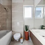 65suite Mediteran Sea View & Underground Garage Parking