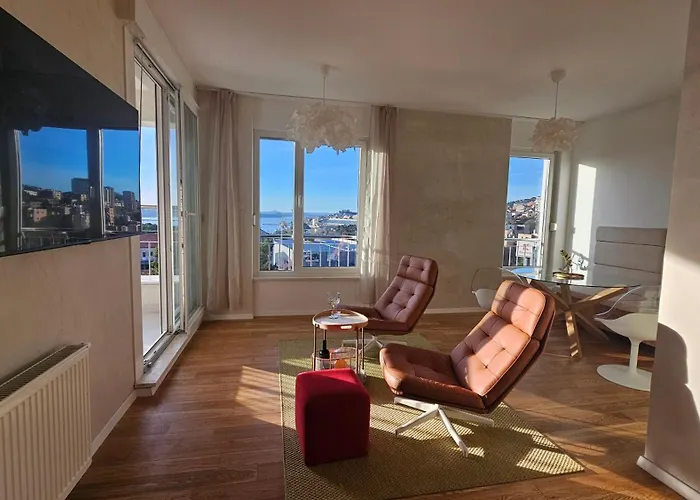 65 Sea View & Underground Garage Parking *