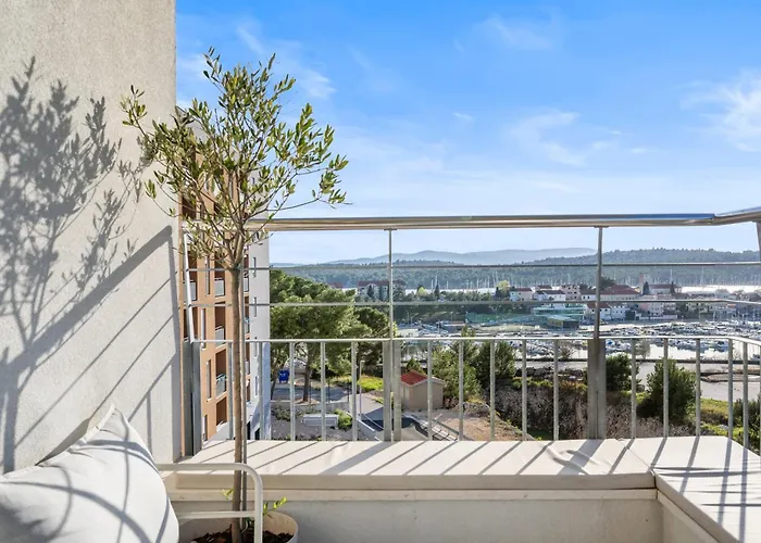 65Suite Sibenik Mediterran Apartment Sea View & Underground Garage Parking Šibenik